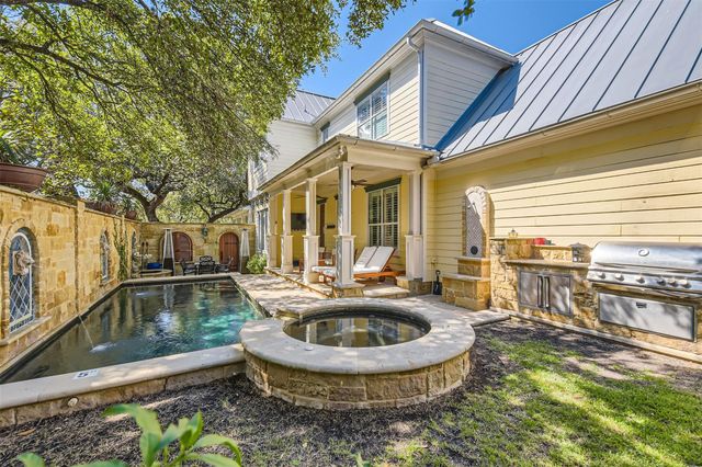 2390 W 8th ST, Austin, TX 78703