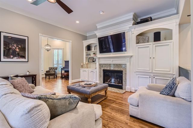 2390 W 8th ST, Austin, TX 78703