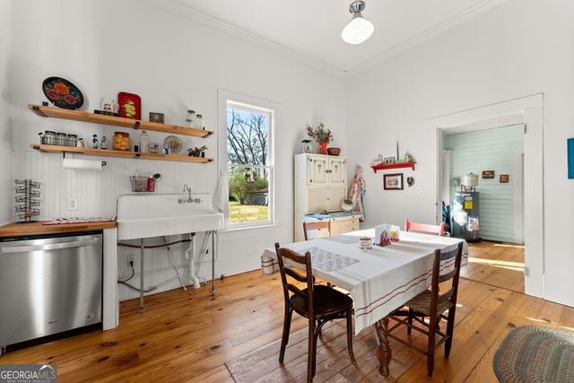 670 S Railroad Avenue, Carlton, GA 30627