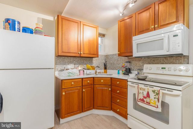 2525 N FRONT ST, Philadelphia, PA 19133