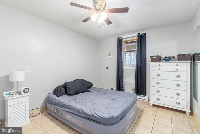 2525 N FRONT ST, Philadelphia, PA 19133