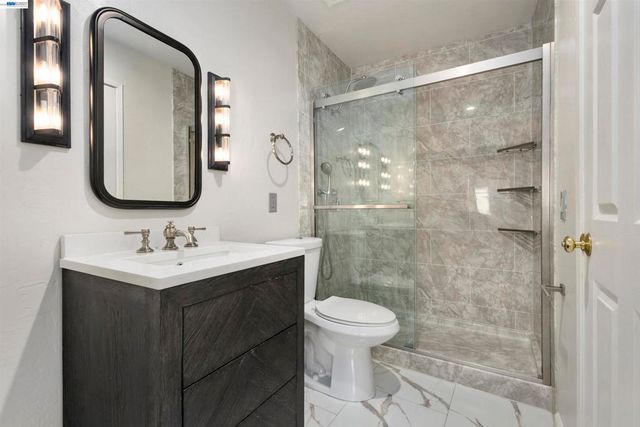 3858 Maybelle Ave, Oakland, CA 94619