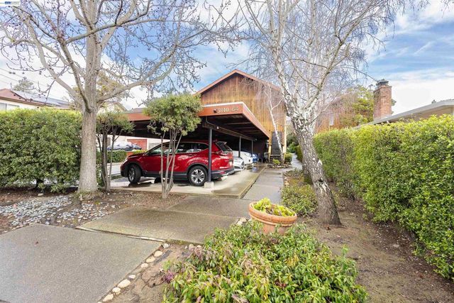 3858 Maybelle Ave, Oakland, CA 94619