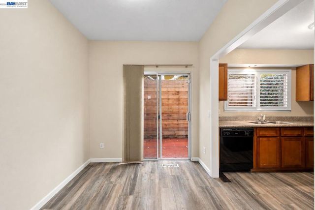 3858 Maybelle Ave, Oakland, CA 94619