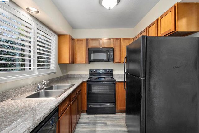 3858 Maybelle Ave, Oakland, CA 94619