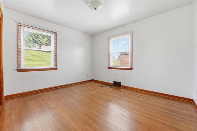 3605 W 4th Ave, West Mayfield, PA 15010