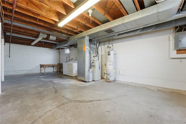 3605 W 4th Ave, West Mayfield, PA 15010