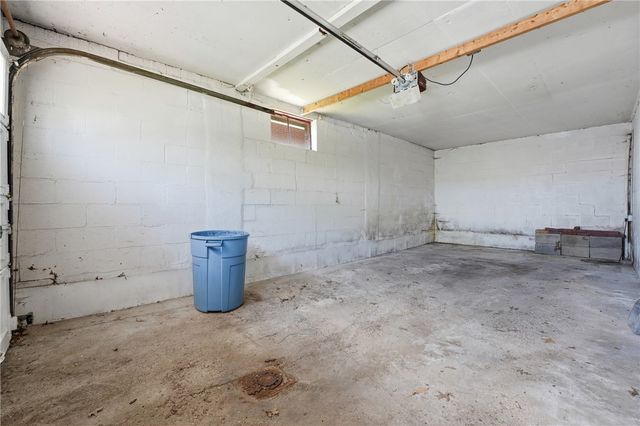 3605 W 4th Ave, West Mayfield, PA 15010