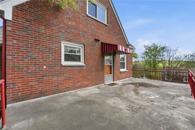 3605 W 4th Ave, West Mayfield, PA 15010