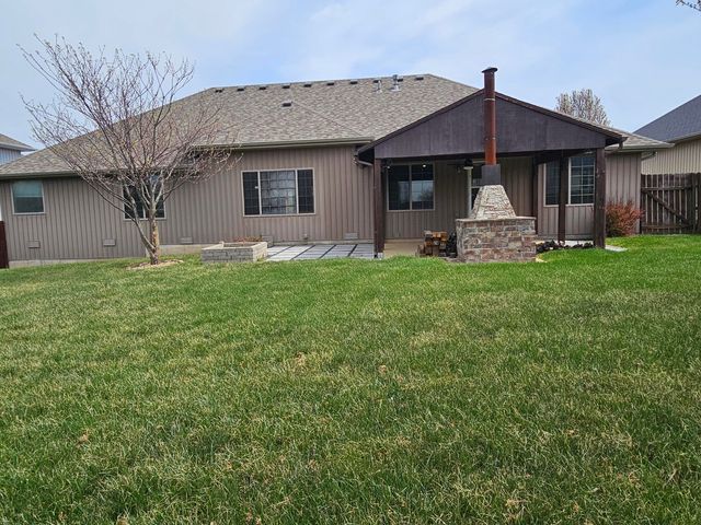 1401 S Natchez Road, Republic, MO 65738
