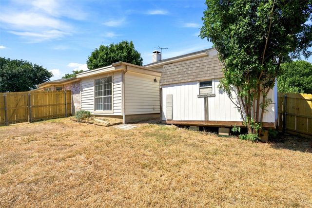 1001 Flower Drive, Arlington, TX 76017