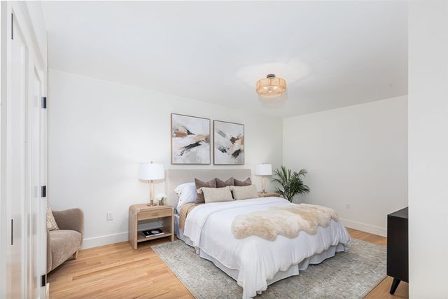 96 Burpee Rd 1, Swampscott, MA 01907