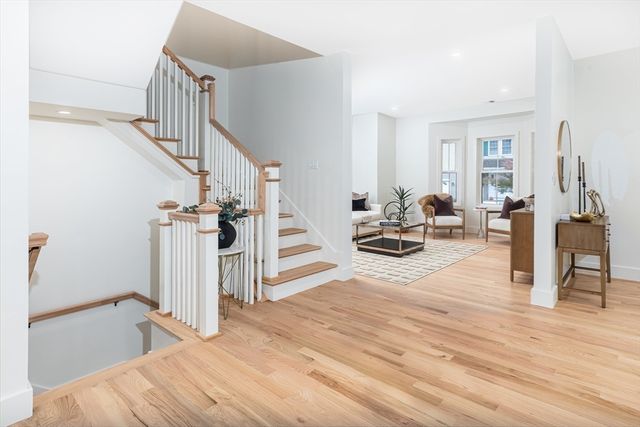 96 Burpee Rd 1, Swampscott, MA 01907