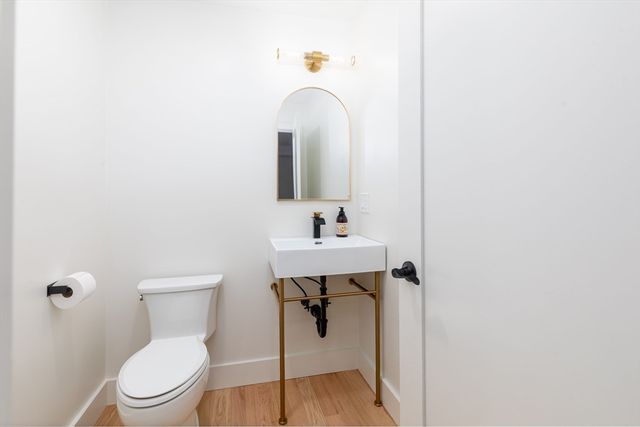 96 Burpee Rd 1, Swampscott, MA 01907