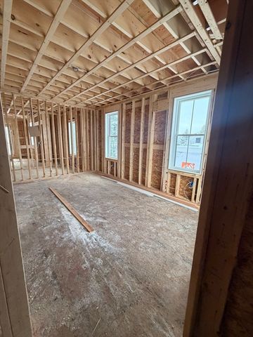 96 Burpee Rd 1, Swampscott, MA 01907