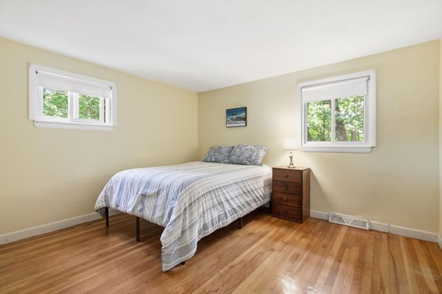 24 Upper Joclyn Ave, Framingham, MA 01701