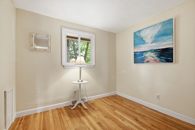 24 Upper Joclyn Ave, Framingham, MA 01701
