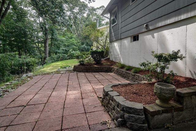 24 Upper Joclyn Ave, Framingham, MA 01701