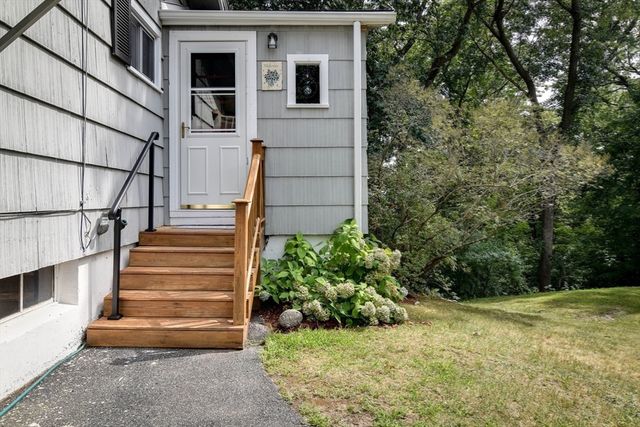 24 Upper Joclyn Ave, Framingham, MA 01701