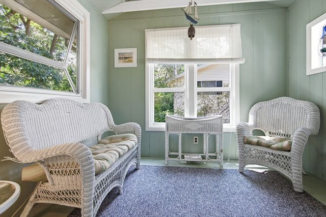 24 Upper Joclyn Ave, Framingham, MA 01701