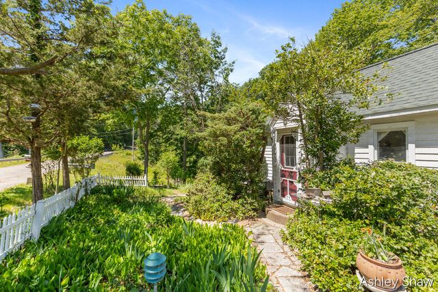 7101 114th Avenue, Fennville, MI 49408