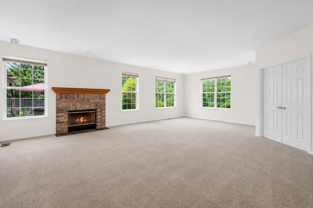 2896 Davenport Drive, West Chicago, IL 60185