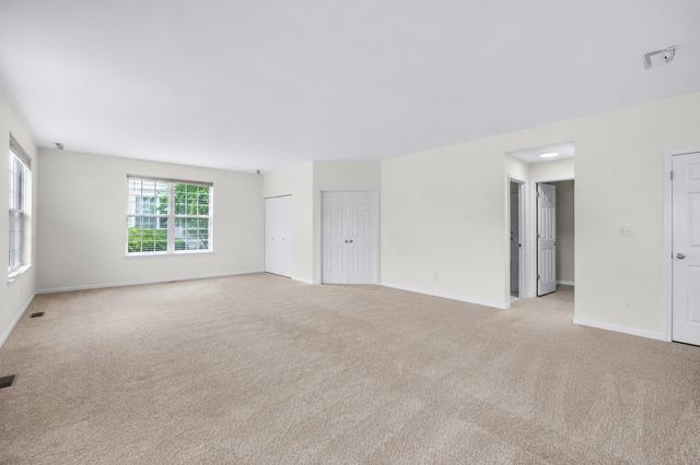2896 Davenport Drive, West Chicago, IL 60185