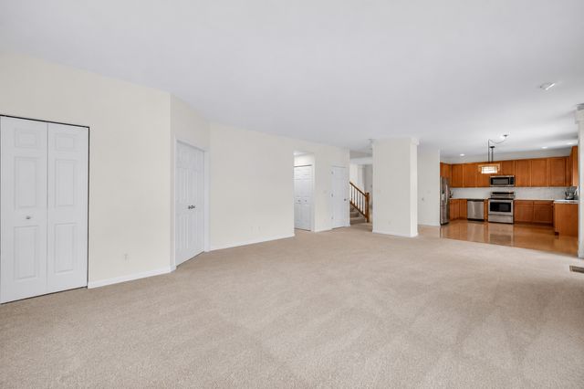 2896 Davenport Drive, West Chicago, IL 60185