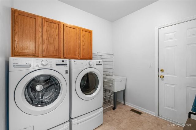 2896 Davenport Drive, West Chicago, IL 60185