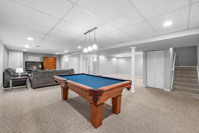 2896 Davenport Drive, West Chicago, IL 60185