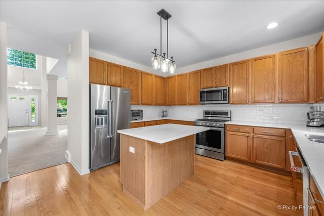 2896 Davenport Drive, West Chicago, IL 60185