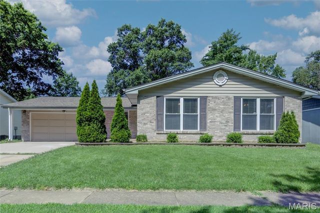 343 Turfwood Drive, Ballwin, MO 63021