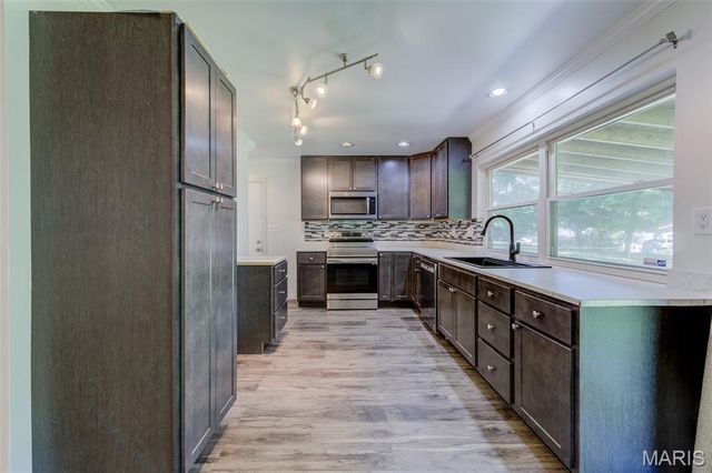 343 Turfwood Drive, Ballwin, MO 63021