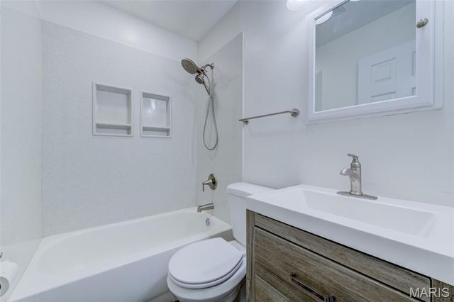 343 Turfwood Drive, Ballwin, MO 63021