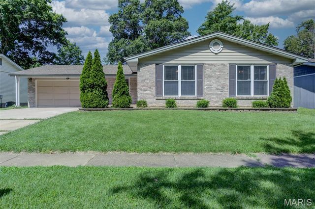 343 Turfwood Drive, Ballwin, MO 63021