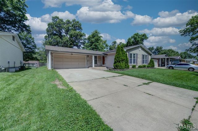 343 Turfwood Drive, Ballwin, MO 63021