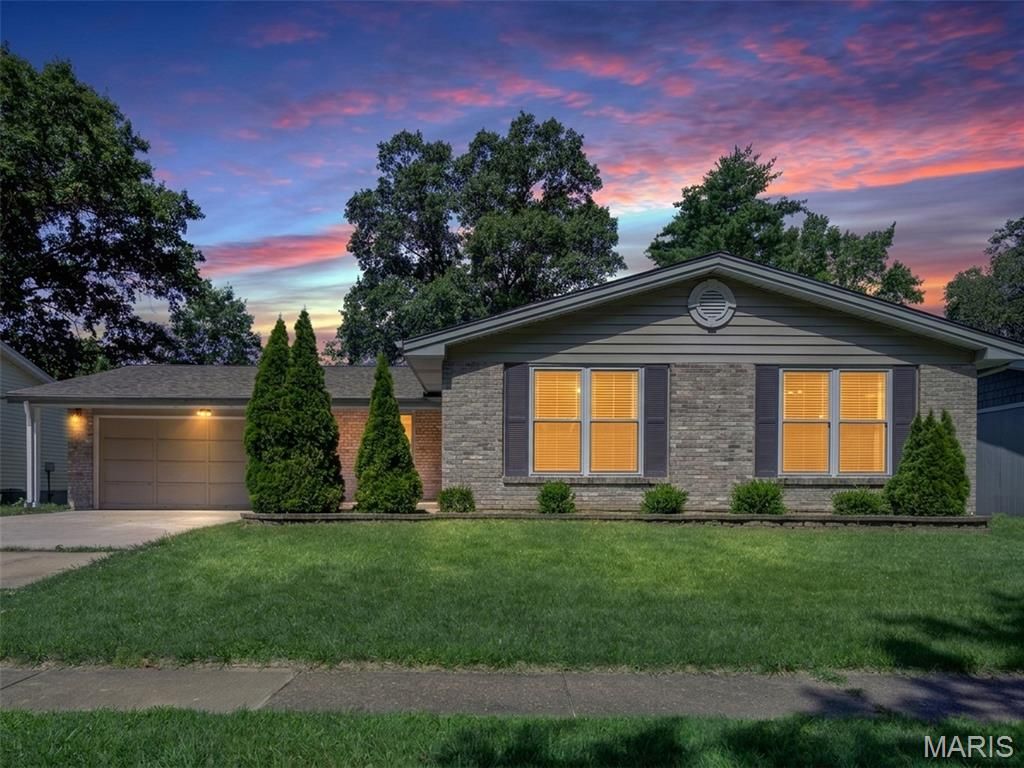 343 Turfwood Drive, Ballwin, MO 63021