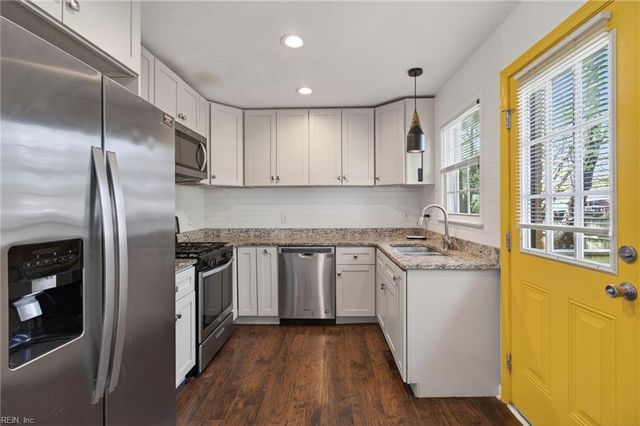 1616 Loren CRES, Portsmouth, VA 23701