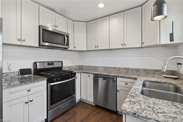 1616 Loren CRES, Portsmouth, VA 23701