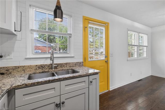 1616 Loren CRES, Portsmouth, VA 23701