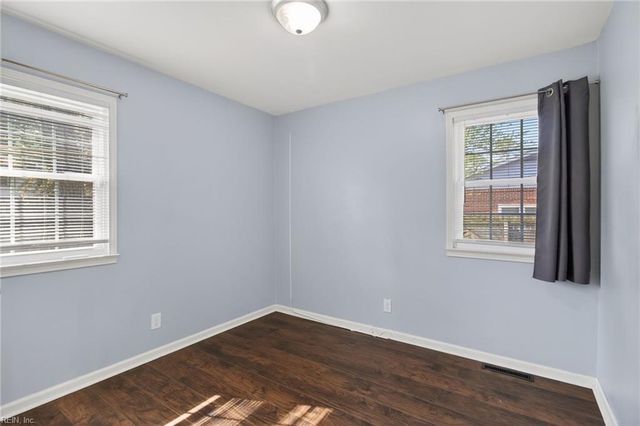 1616 Loren CRES, Portsmouth, VA 23701