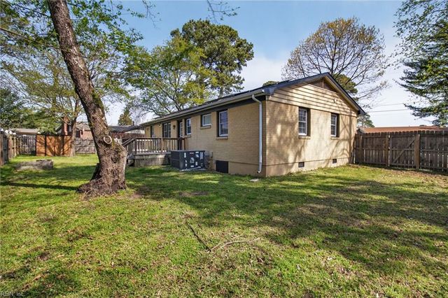 1616 Loren CRES, Portsmouth, VA 23701