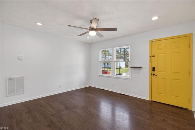 1616 Loren CRES, Portsmouth, VA 23701