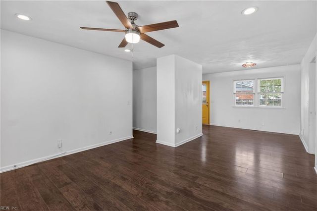 1616 Loren CRES, Portsmouth, VA 23701