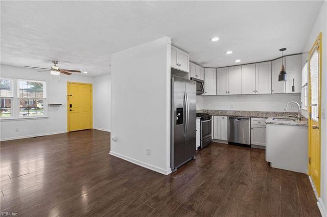 1616 Loren CRES, Portsmouth, VA 23701