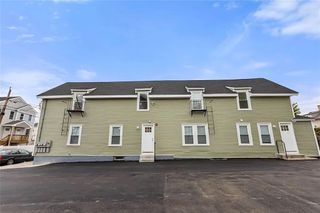 194 Harrison Street 1L, Pawtucket, RI 02860