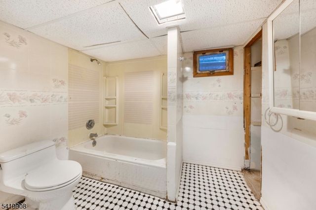 838 Rebecca Pl, Elizabeth City, NJ 07201