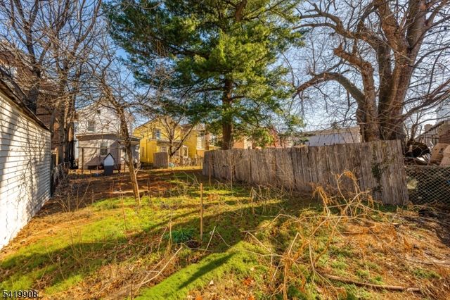 838 Rebecca Pl, Elizabeth City, NJ 07201