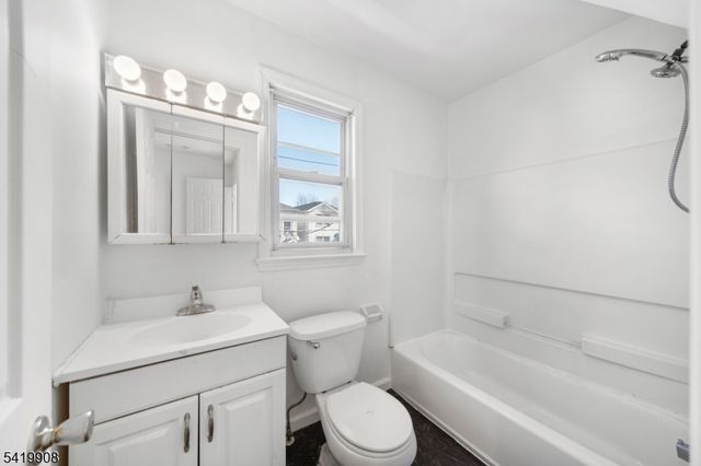 838 Rebecca Pl, Elizabeth City, NJ 07201