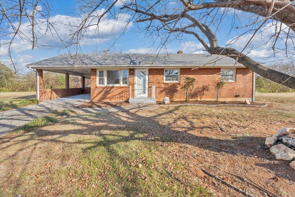 3302 Frontier RD, Roanoke, VA 24012